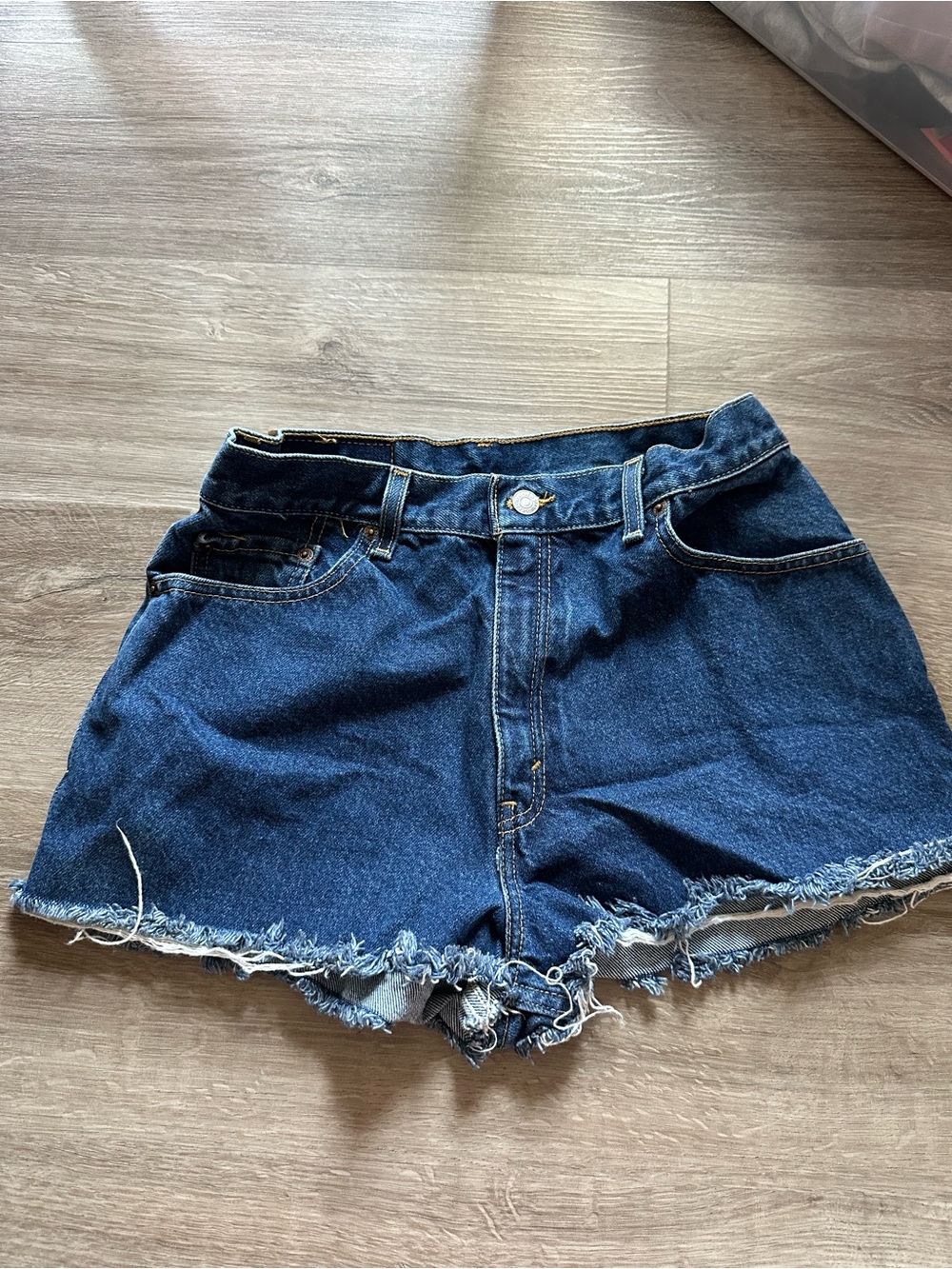Vintage High-Rise Dark Blue Denim Cutoff Shorts with Frayed Hem